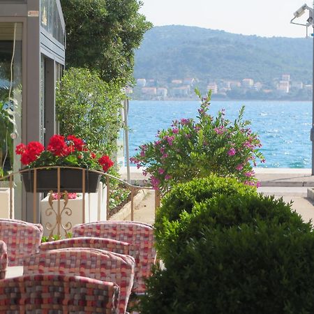Filipovic Apartments With Pool Biograd Na Moru Exterior foto
