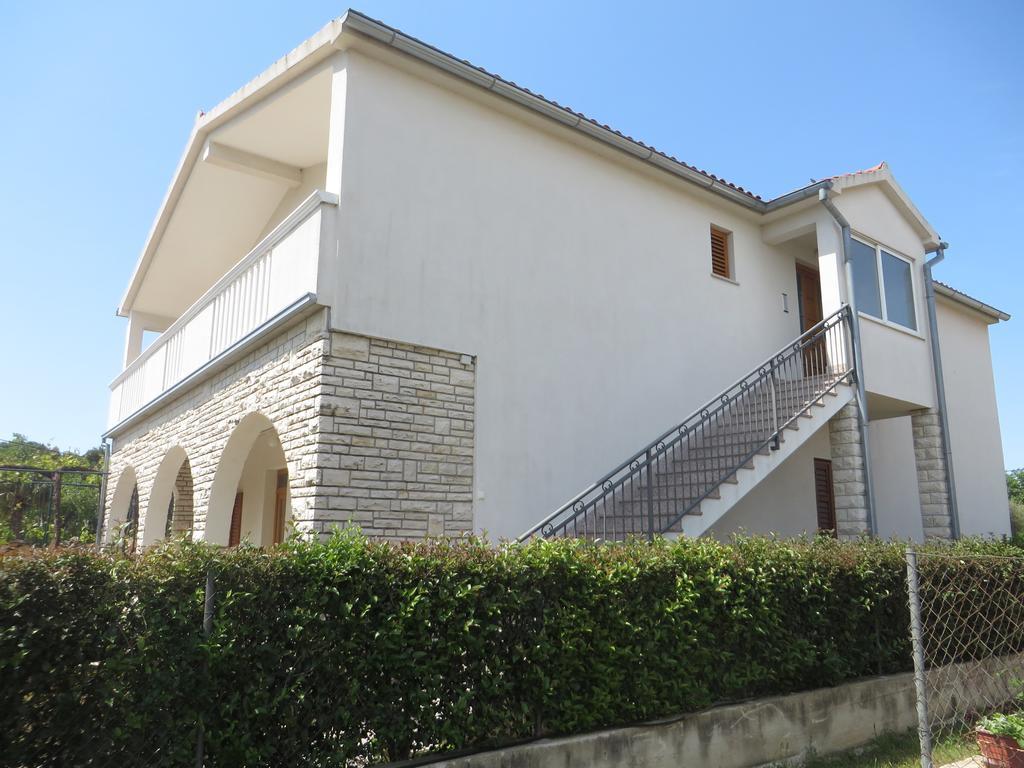 Filipovic Apartments With Pool Biograd Na Moru Exterior foto