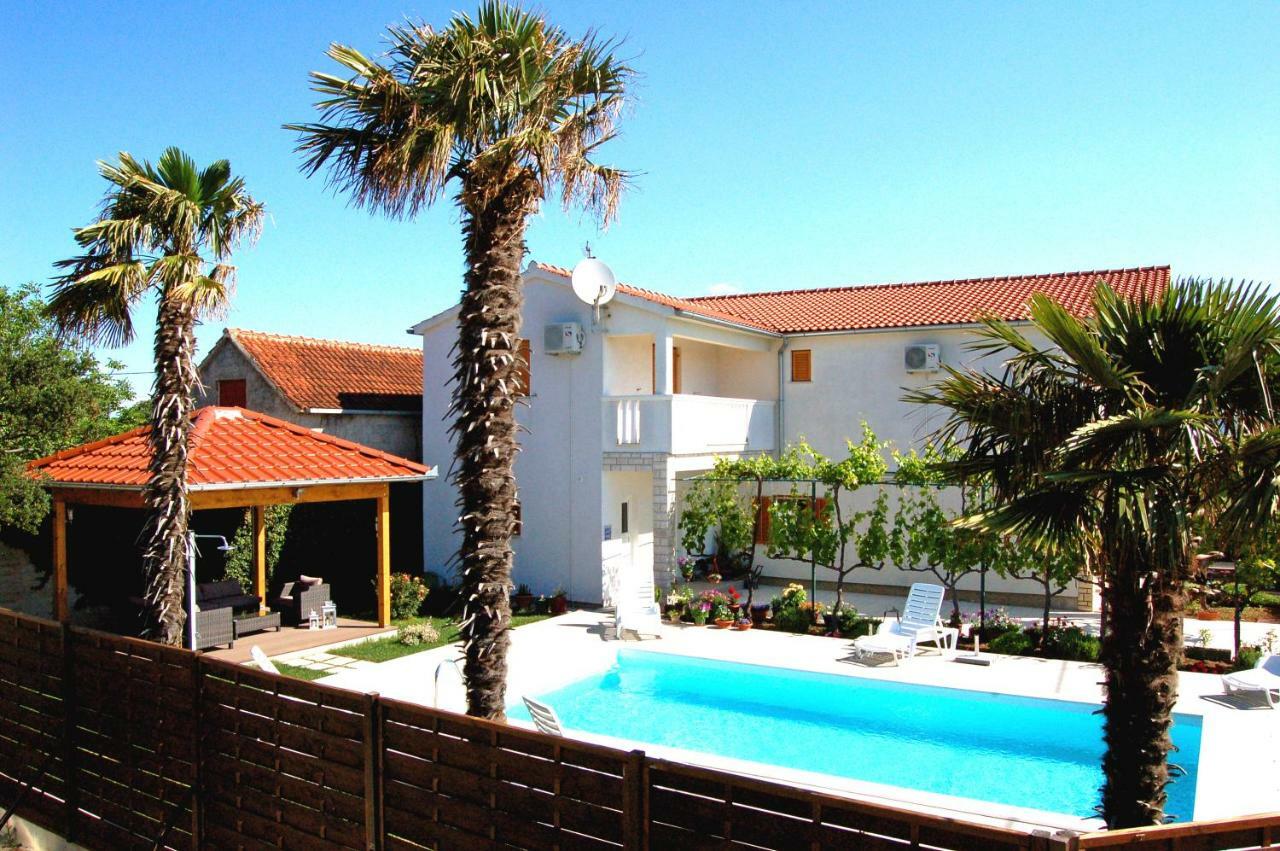 Filipovic Apartments With Pool Biograd Na Moru Exterior foto